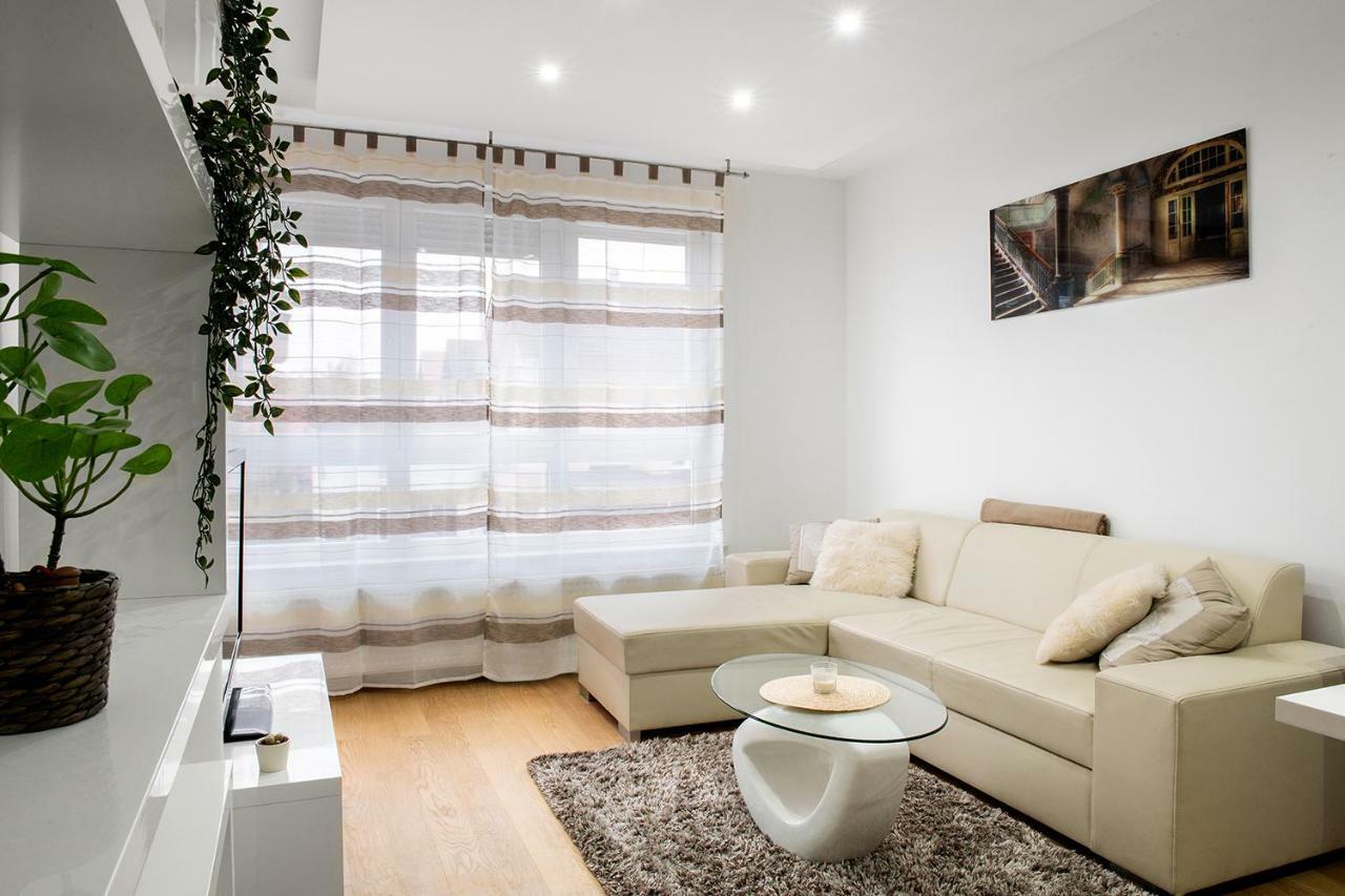 Sauna - Flexible Selfcheckins 6 - Zagreb - Garage - Electric Vehicle Ccharger - Loggia - New - Luxury - Apartments Repinc 6 Esterno foto