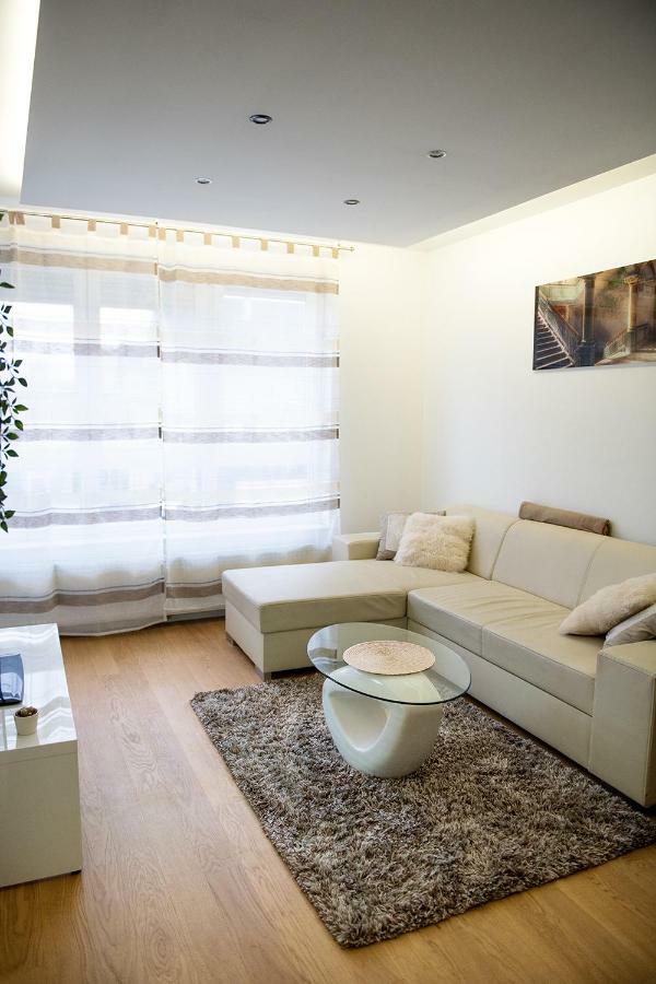 Sauna - Flexible Selfcheckins 6 - Zagreb - Garage - Electric Vehicle Ccharger - Loggia - New - Luxury - Apartments Repinc 6 Esterno foto